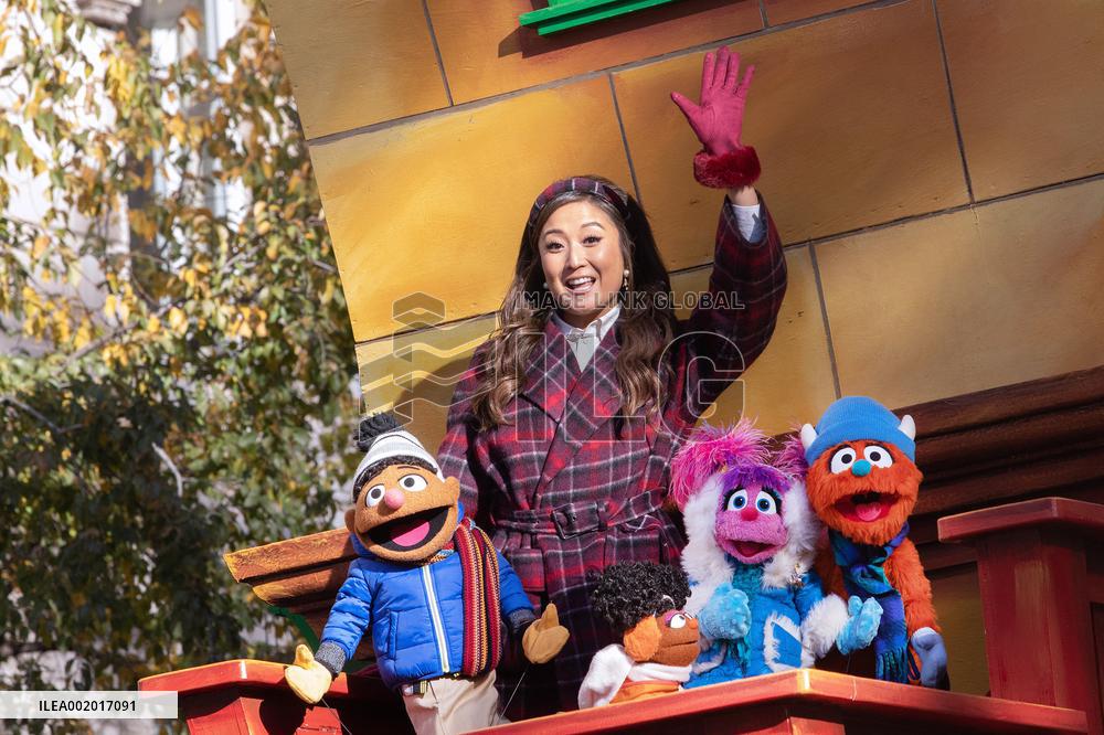 Celebs At Macys Thanksgiving Day Parade - NYC