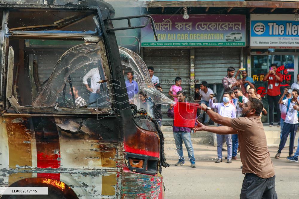 A Group Of Protesters Set Fire To A Bus - Dhaka