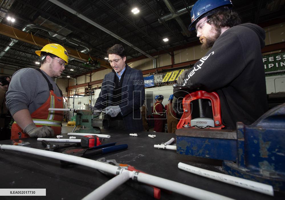 Trudeau Visit Apprentices - Canada