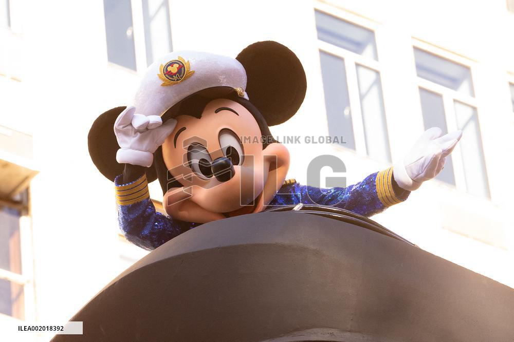 Macy's Thanksgiving Day Parade - NYC