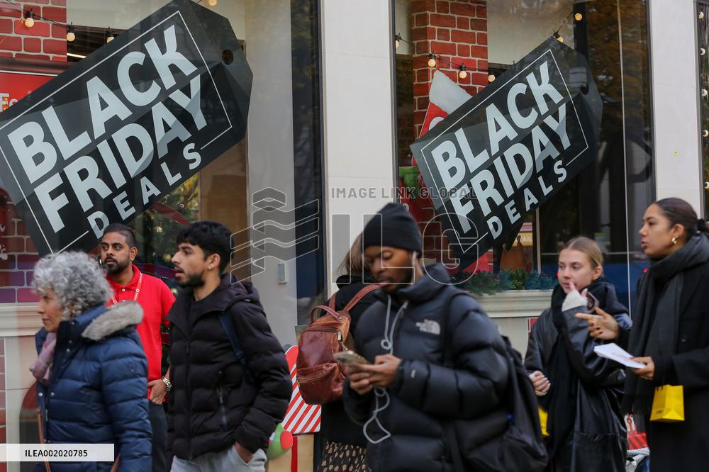 BRITAIN-LONDON-BLACK FRIDAY-SALES