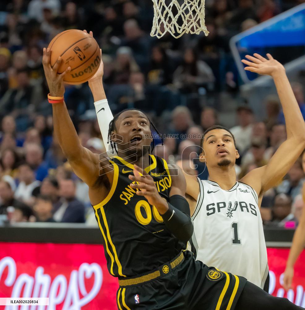 (SP)U.S.-SAN FRANCISCO-BASKETBALL-NBA-WARRIORS VS SPURS