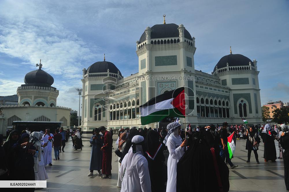 Indonesian For Palestine Mass Protest - Medan