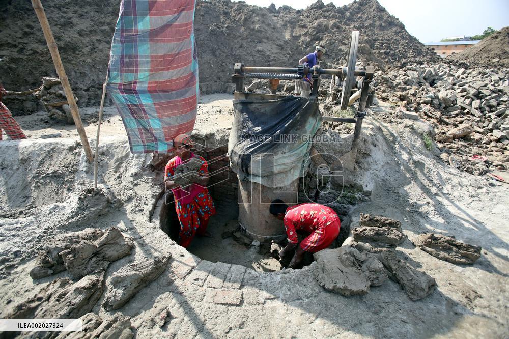 Laborers Work At A Brickyard - Bangladesh