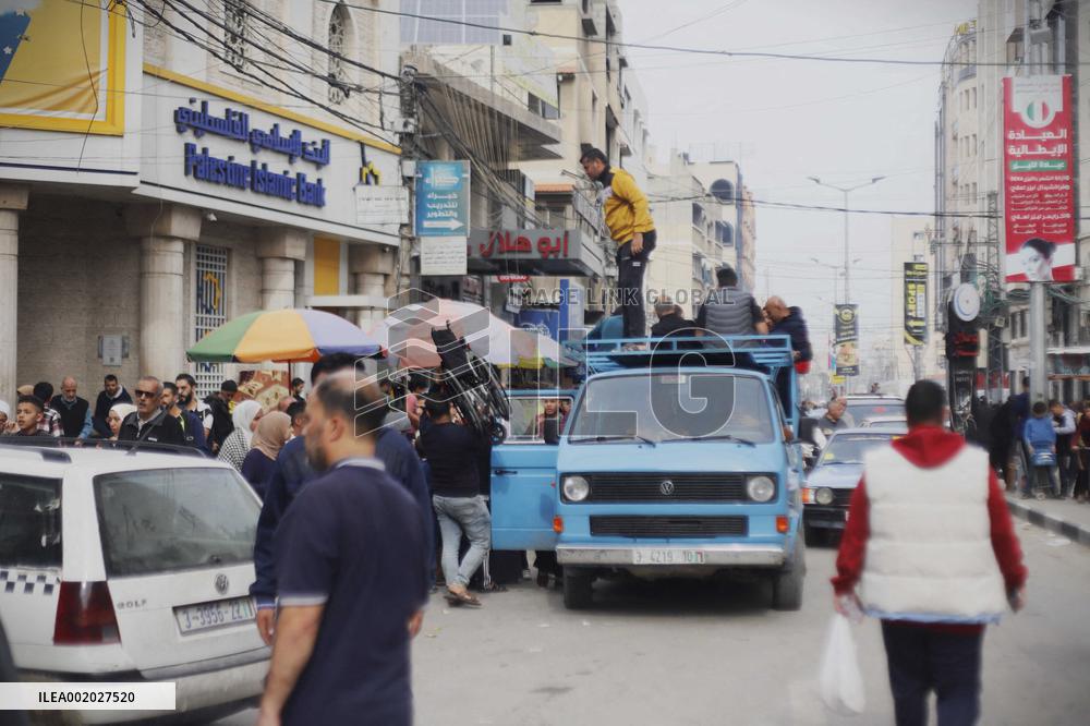 Truce Takes Effect - Khan Yunis