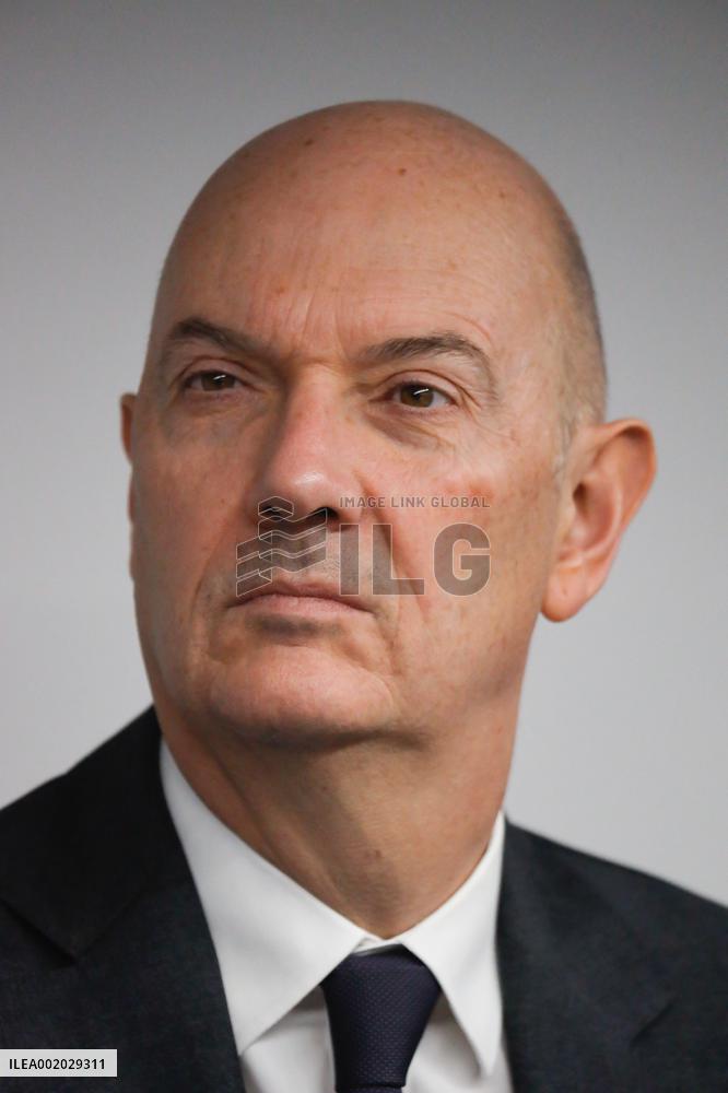 Aurelien Rousseau, Roland Lescure and Sylvie Retailleau visit Paris Biotech Sante