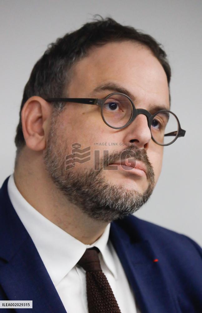 Aurelien Rousseau, Roland Lescure and Sylvie Retailleau visit Paris Biotech Sante