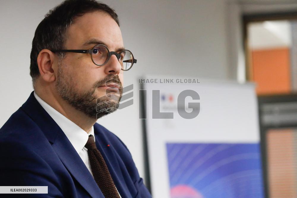 Aurelien Rousseau, Roland Lescure and Sylvie Retailleau visit Paris Biotech Sante