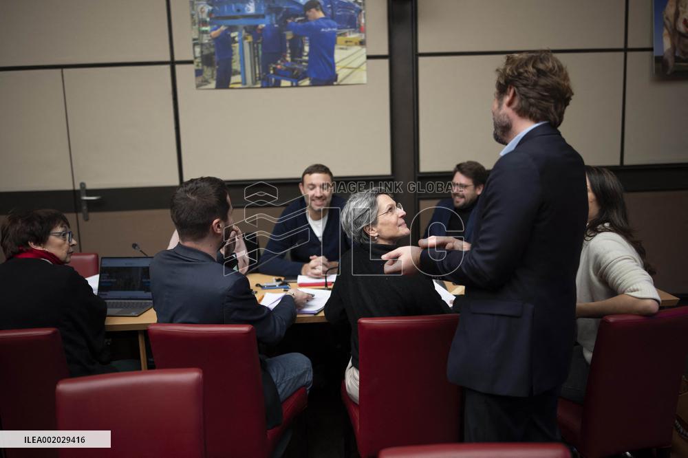 General Discussion Of The Immigration Law - Paris