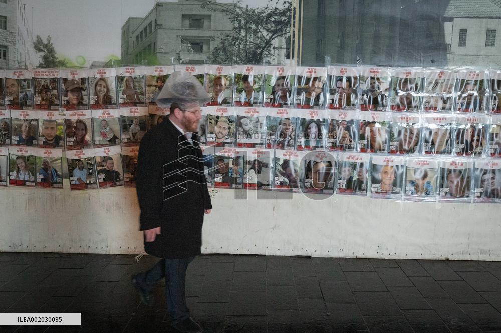 MIDEAST-JERUSALEM-TRUCE-EXTENSION-HOSTAGES-RELEASE