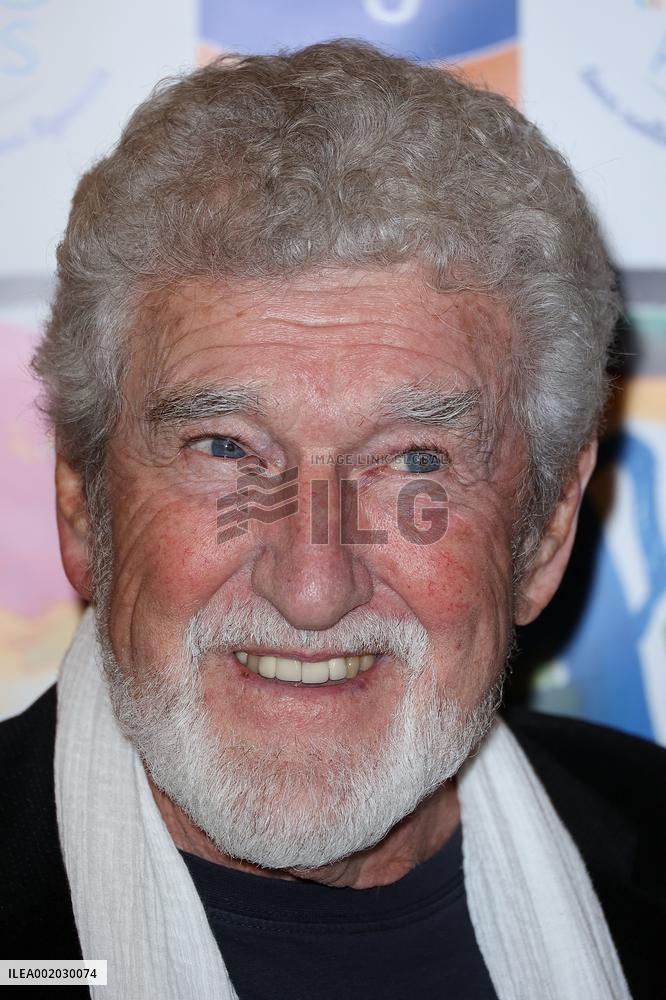 29Th L Espoir Gala Of The Cancer League At The Champs-Elysees Theater