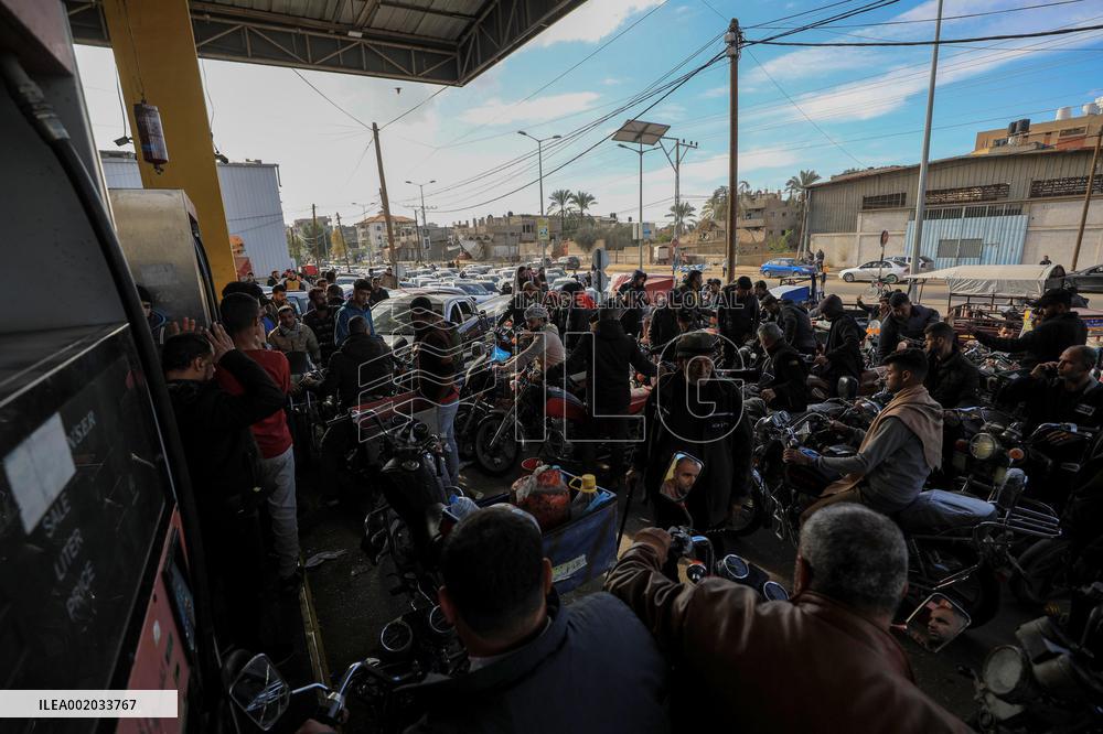 MIDEAST-GAZA-KHAN YOUNIS-FUEL-SHORTAGE
