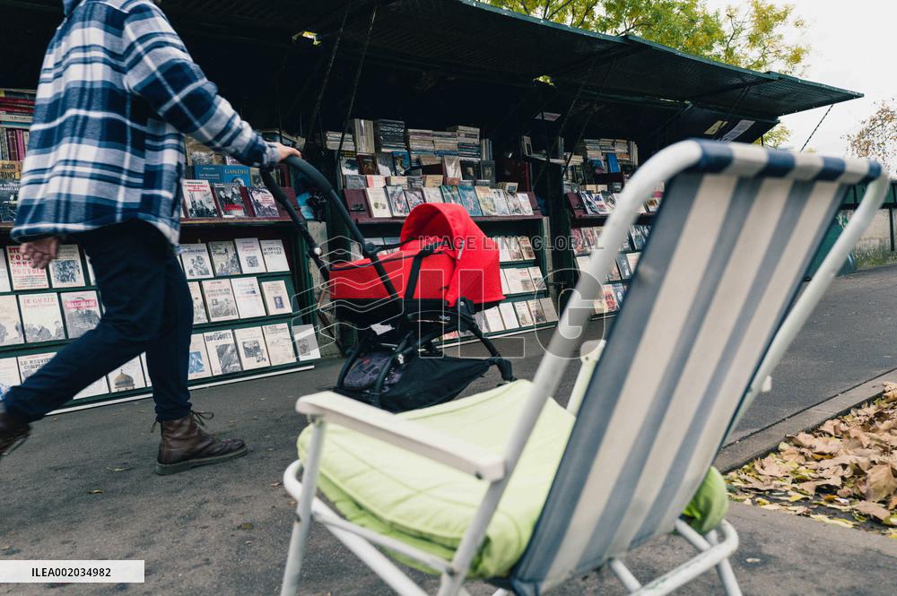 Olympics Threaten To Erase Riverside Booksellers - Paris