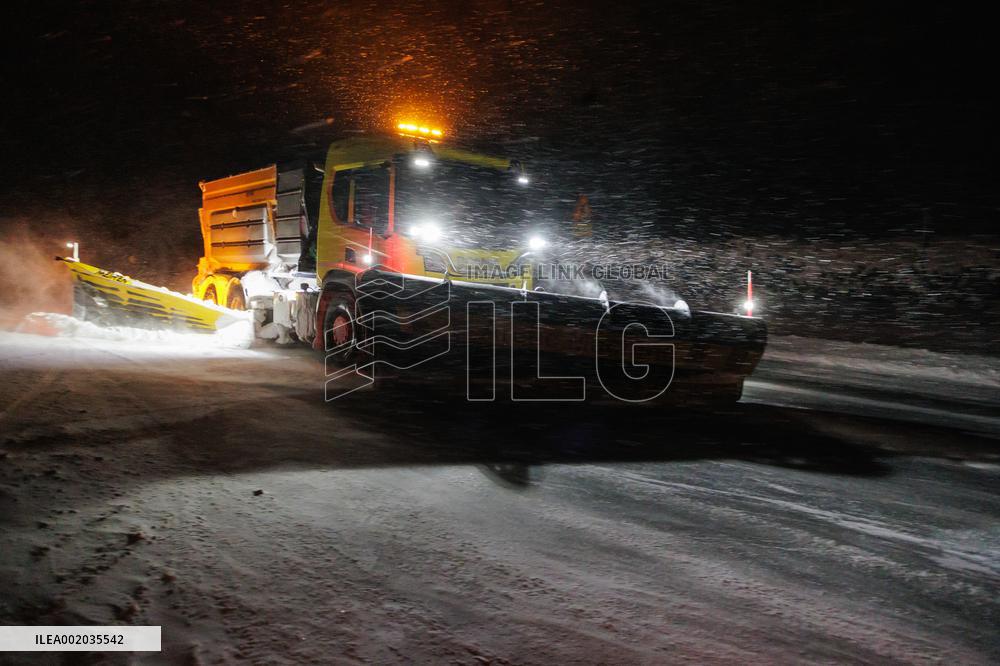 Road cleaning from snow