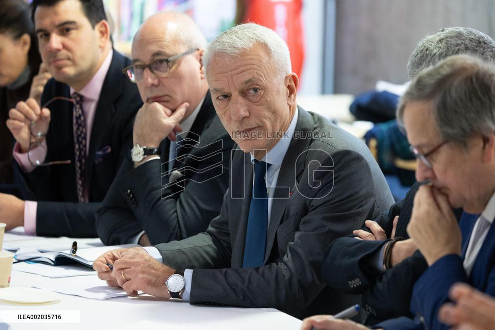 Patrick Martin visits a vocational high school - Paris