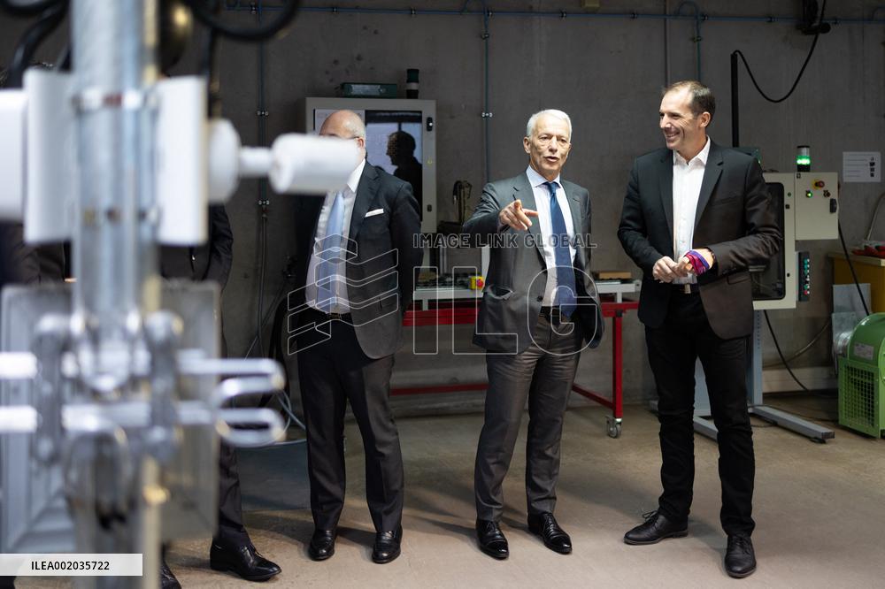 Patrick Martin visits a vocational high school - Paris