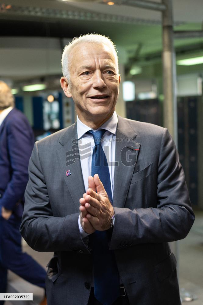 Patrick Martin visits a vocational high school - Paris