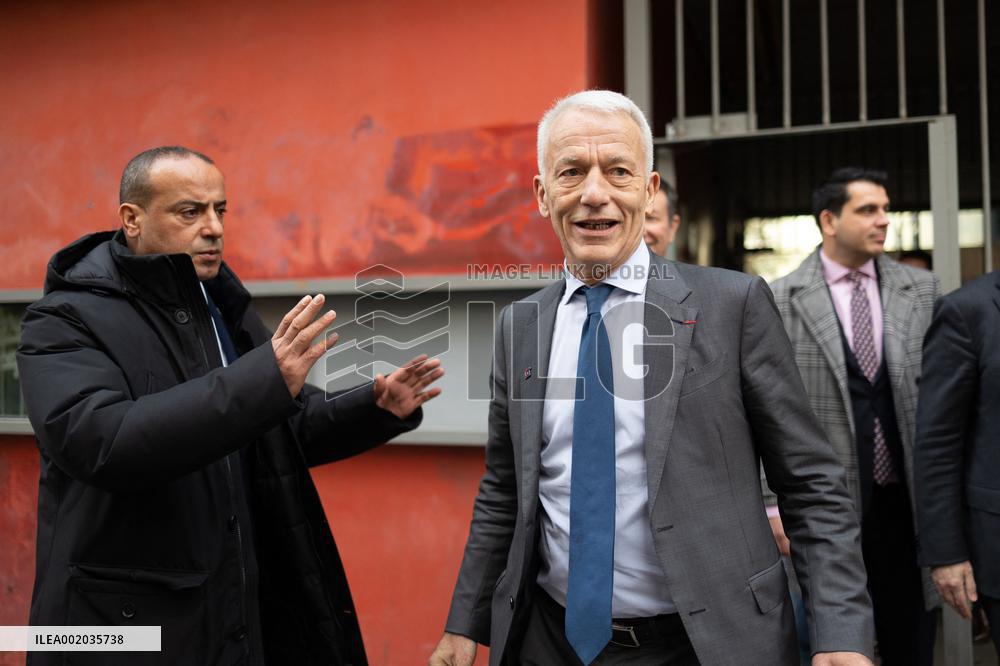 Patrick Martin visits a vocational high school - Paris