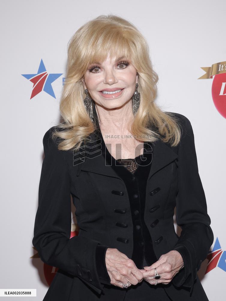 Stars From 'It's A Wonderful Lifetime' Honor Blue Star Families Military Spouses - LA