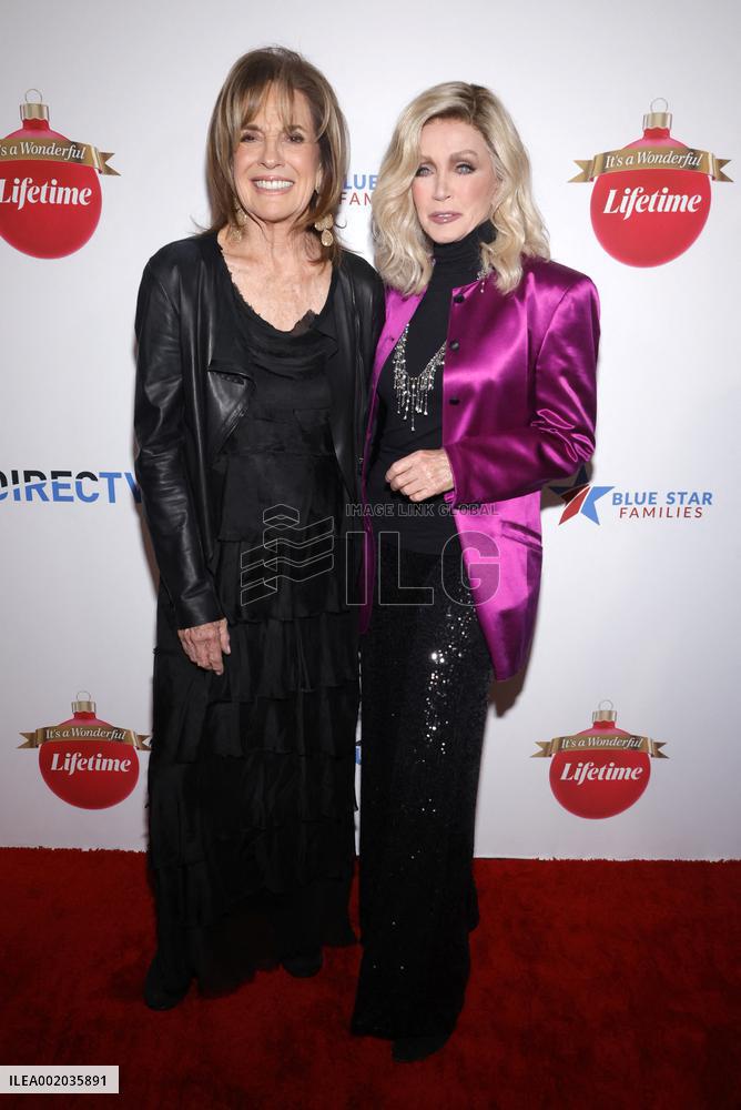 Stars From 'It's A Wonderful Lifetime' Honor Blue Star Families Military Spouses - LA