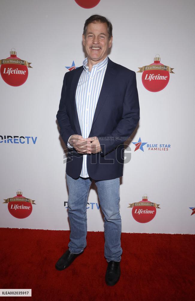 Stars From 'It's A Wonderful Lifetime' Honor Blue Star Families Military Spouses - LA