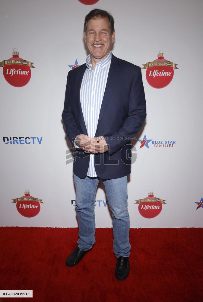 Stars From 'It's A Wonderful Lifetime' Honor Blue Star Families Military Spouses - LA