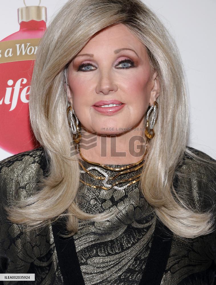 Stars From 'It's A Wonderful Lifetime' Honor Blue Star Families Military Spouses - LA