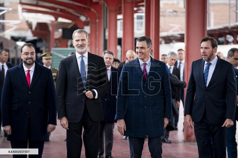 Inaugural Trip Of The High Speed Train To Asturias - Madrid