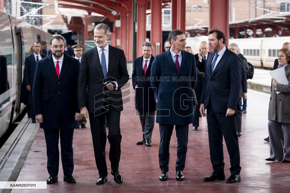 Inaugural Trip Of The High Speed Train To Asturias - Madrid