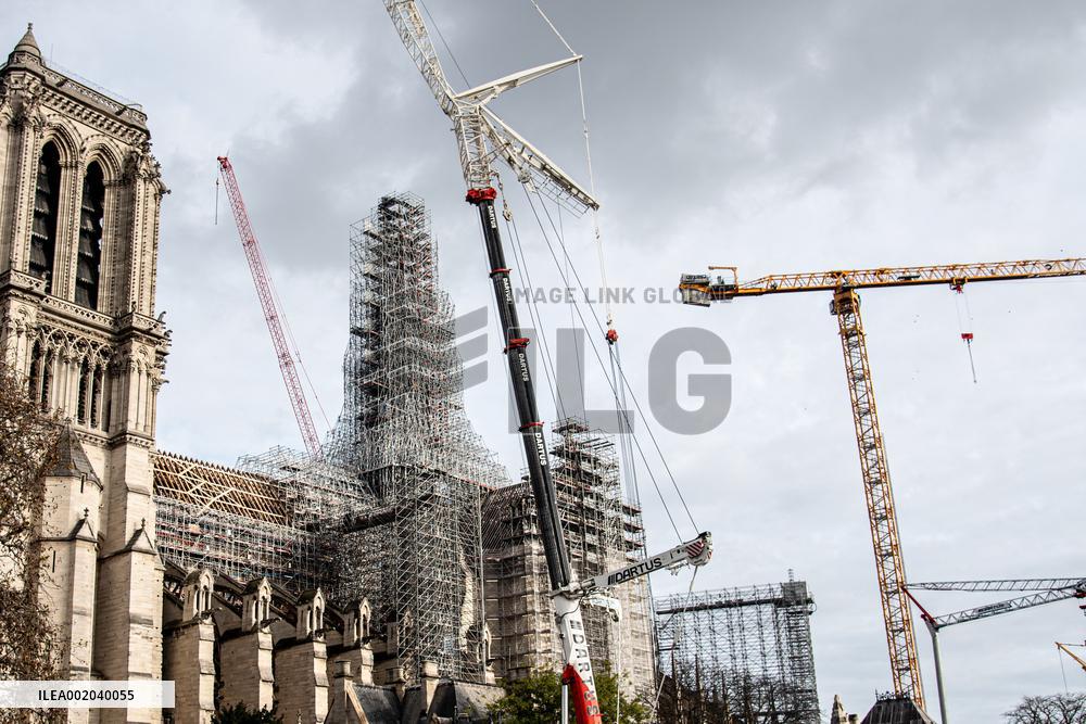 New Notre-Dame Spire Takes Shape - Paris
