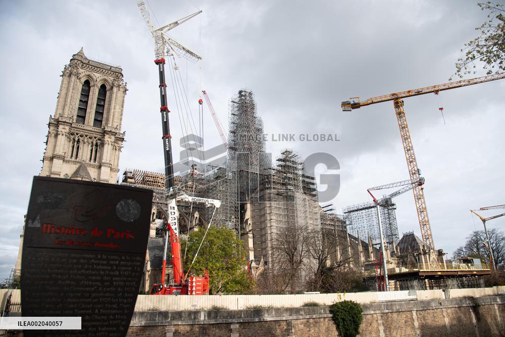 New Notre-Dame Spire Takes Shape - Paris