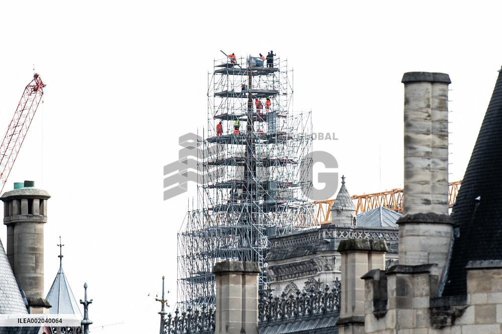 New Notre-Dame Spire Takes Shape - Paris