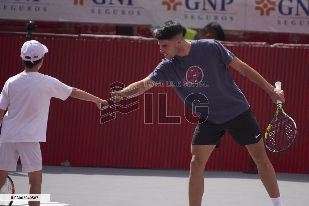 Children's Tennis Clinic - Mexico City