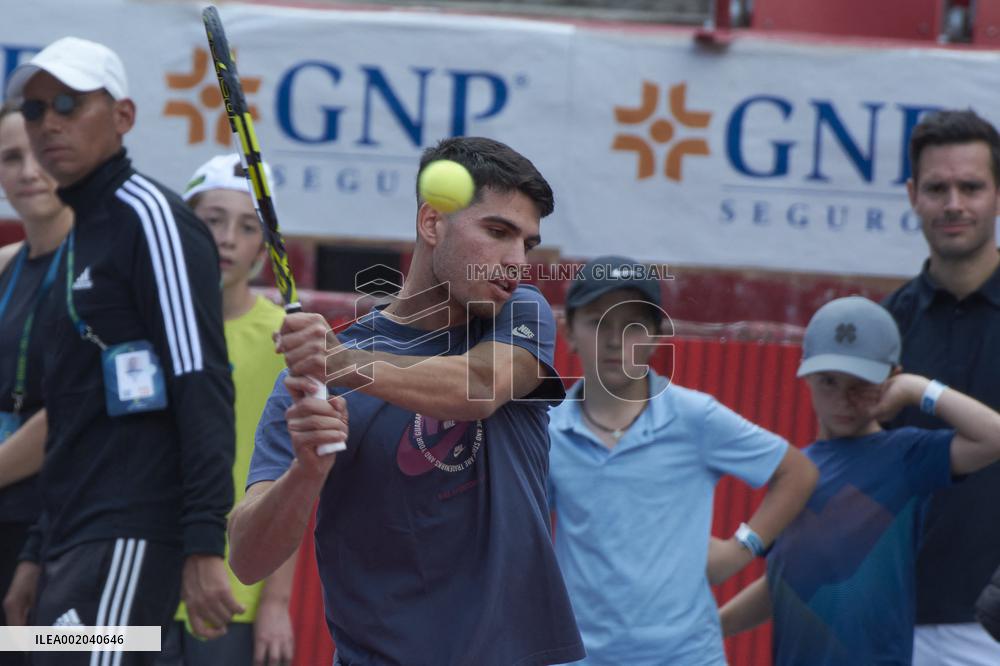 Children's Tennis Clinic - Mexico City