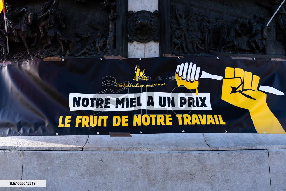 Beekeepers Demonstration - Paris