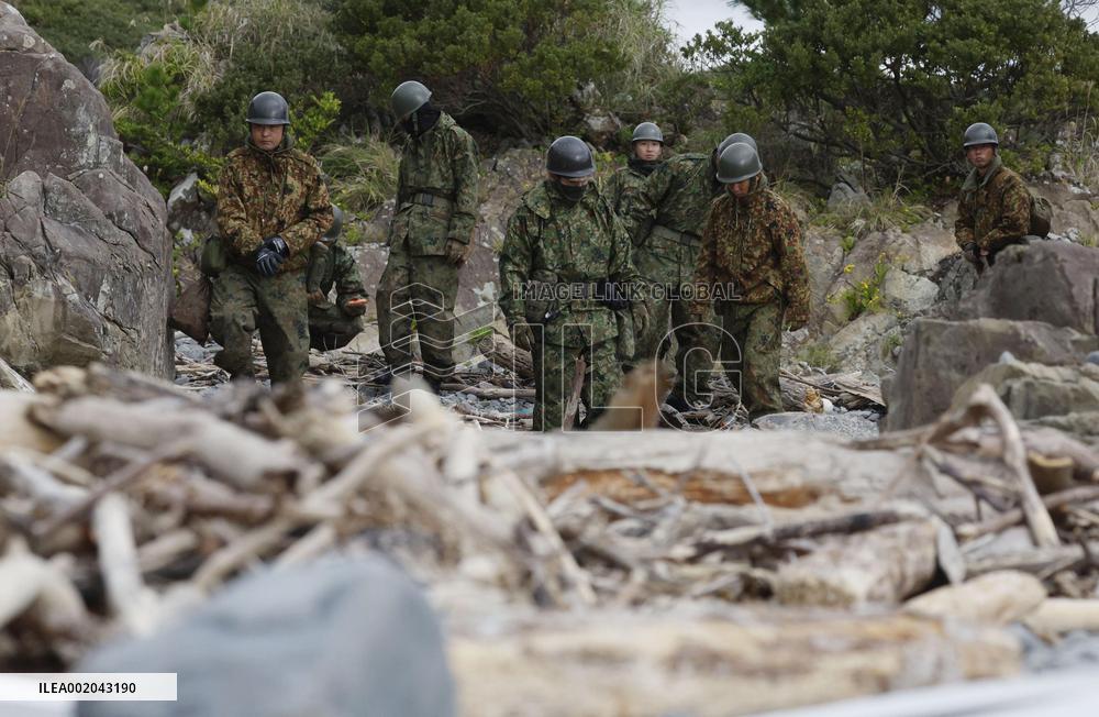 Search after U.S. military Osprey crash