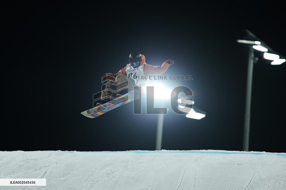(SP)CHINA-BEIJING-SNOWBOARD-BIG AIR WORLD CUP-QUALIFICATION(CN)