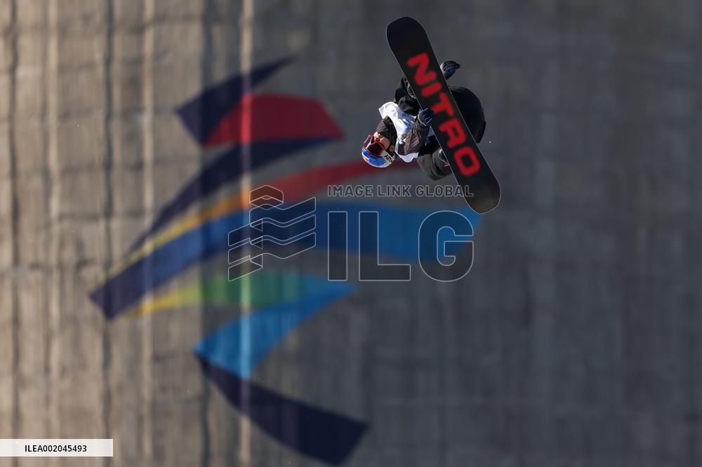 (SP)CHINA-BEIJING-SNOWBOARD-BIG AIR WORLD CUP-QUALIFICATION(CN)