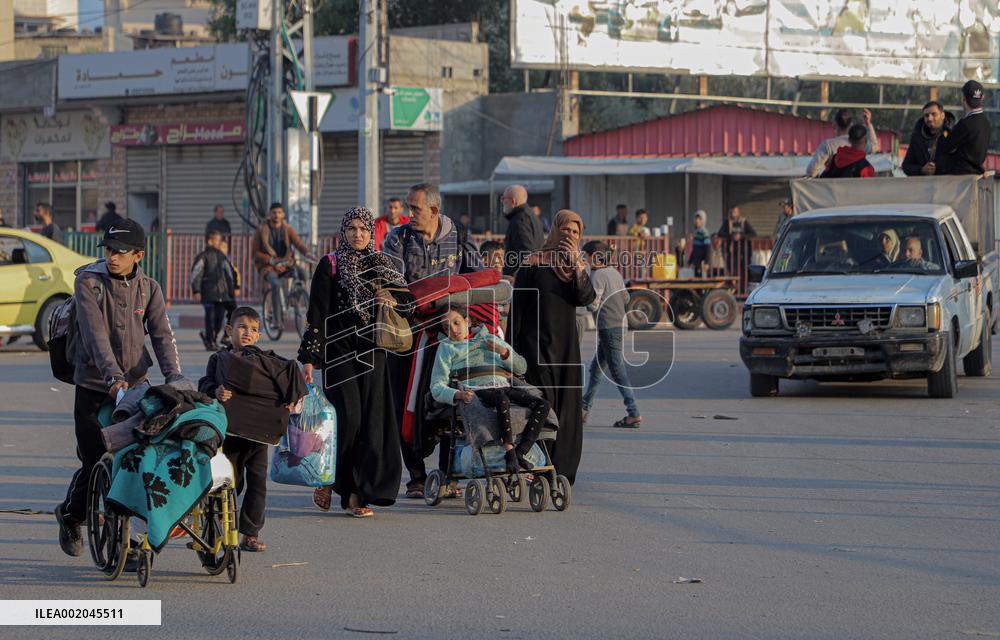 MIDEAST-GAZA-KHAN YOUNIS-EVACUATION