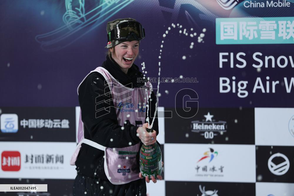 (SP)CHINA-BEIJING-SNOWBOARD-BIG AIR WORLD CUP-FINAL(CN)
