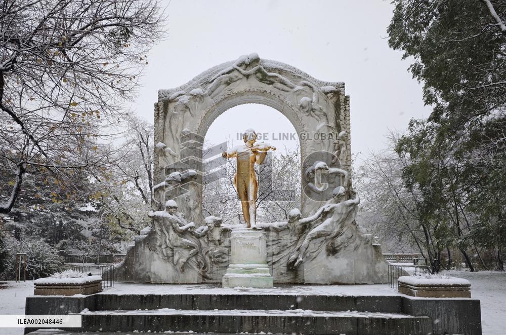 AUSTRIA-VIENNA-SNOWFALL