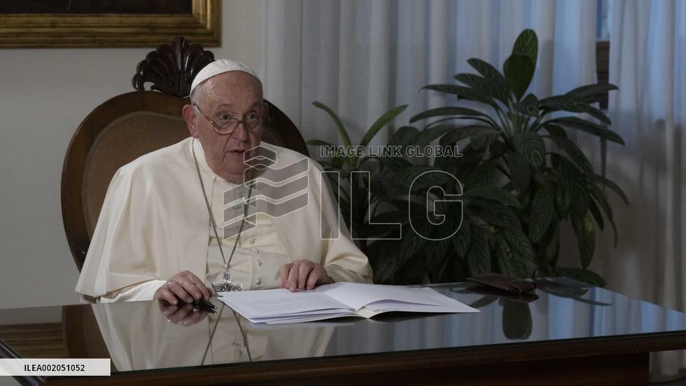 Pope Francis Signing The Confluence Of Conscience - Vatican