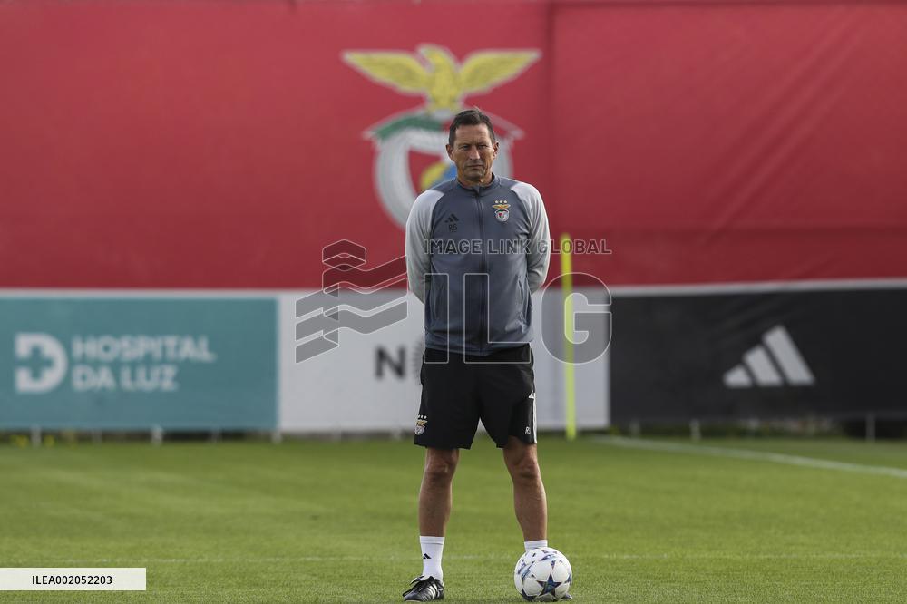 Benfica training