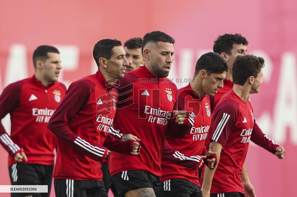 Benfica training