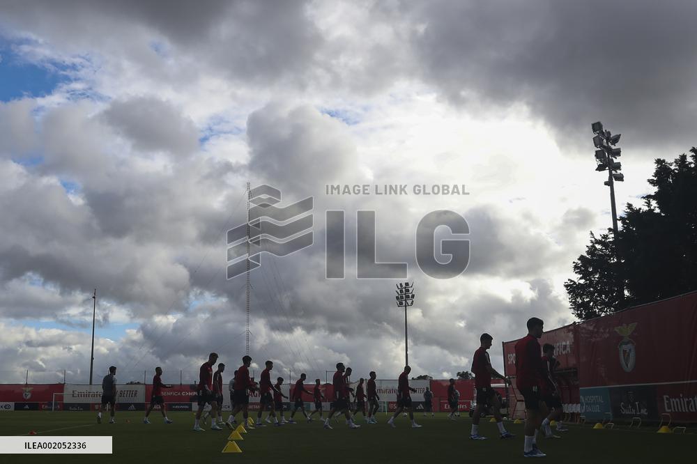 Benfica training
