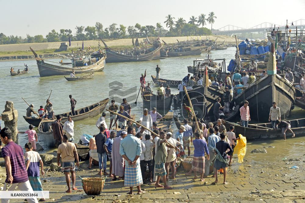 BANGLADESH-COX'S BAZAR-FISH LANDING