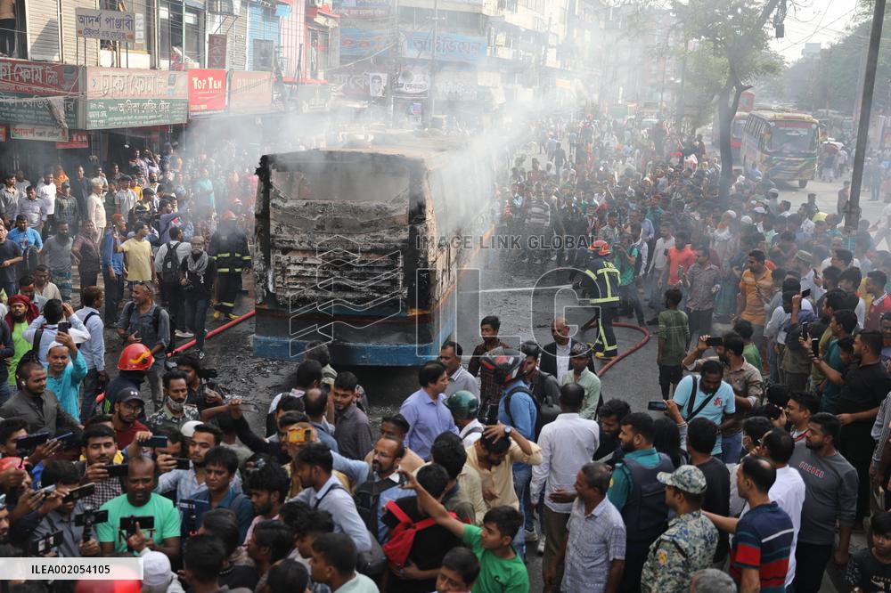 Protesters Set Fire To A Bus - Dhaka