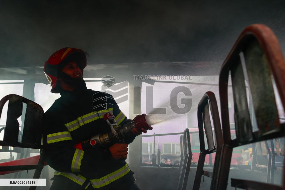 Protesters Set Fire To A Bus - Dhaka