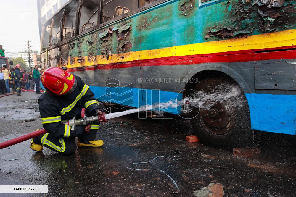 Protesters Set Fire To A Bus - Dhaka
