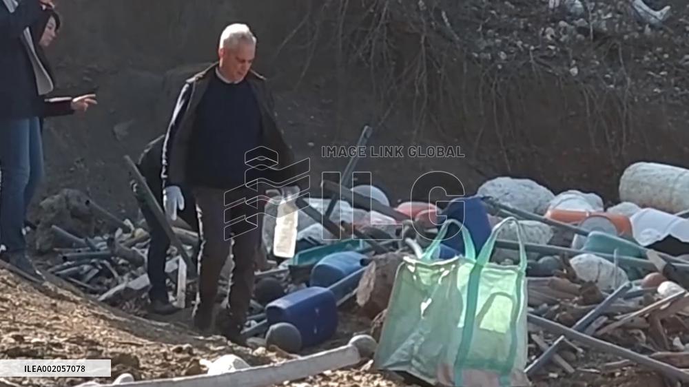 [Breaking News]U.S. envoy to Japan cleans beach
